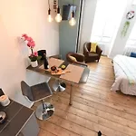 86 - Climatisation & Proche Centre-ville- 2 Personnes - Apartman *