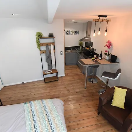 86 - Climatisation & Proche Centre-ville- 2 Personnes - Apartamento